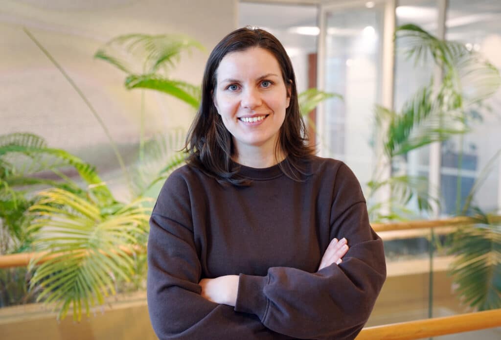 Len Koolen van Future Communication poseert op kantoor