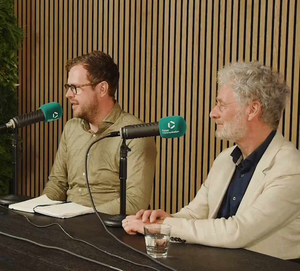 Piter en Wilfried om de tafel over de Omgevingswet.